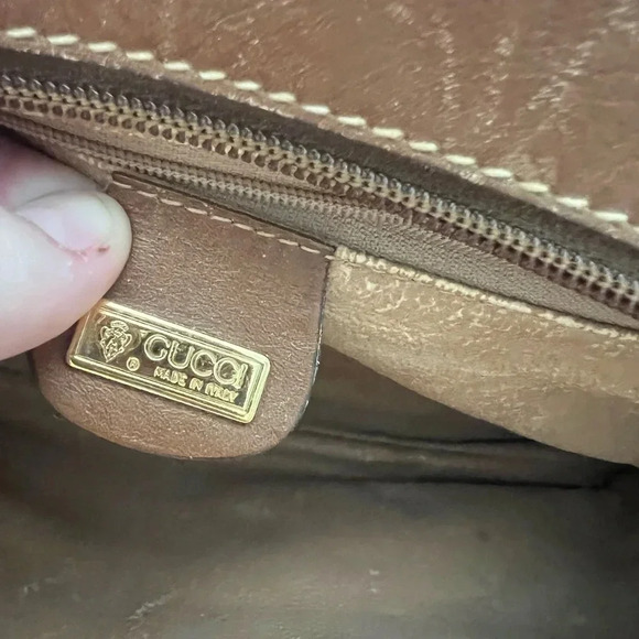 Gucci vintage crossbody in great used condition - Picture 10 of 10